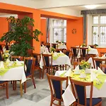 Hotel Lazenska Lecebna Manes Karlovy Vary