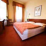 Hotel Lazenska Lecebna Manes 3*