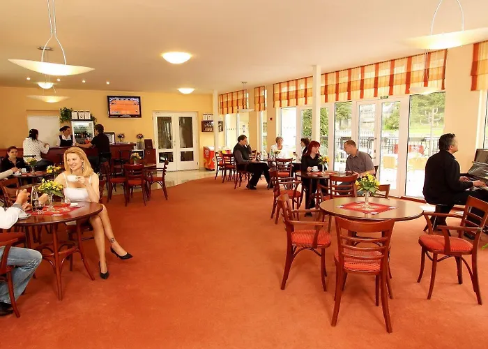 Lazenska Lecebna Manes Hotell