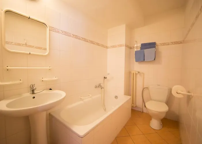Lazenska Lecebna Manes Karlovy Vary