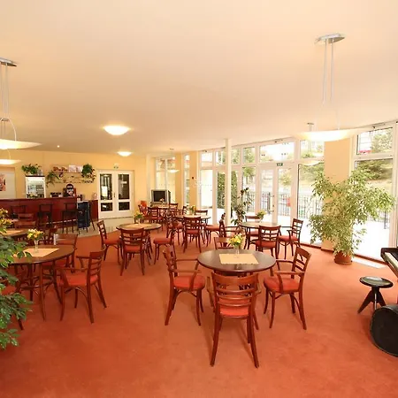 Lazenska Lecebna Manes Karlovy Vary